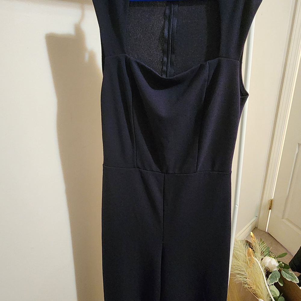 Elegant Black Sleeveless Dress